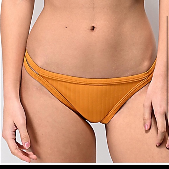 NWT Roxy ribbed swim bottoms - Picture 5 of 5